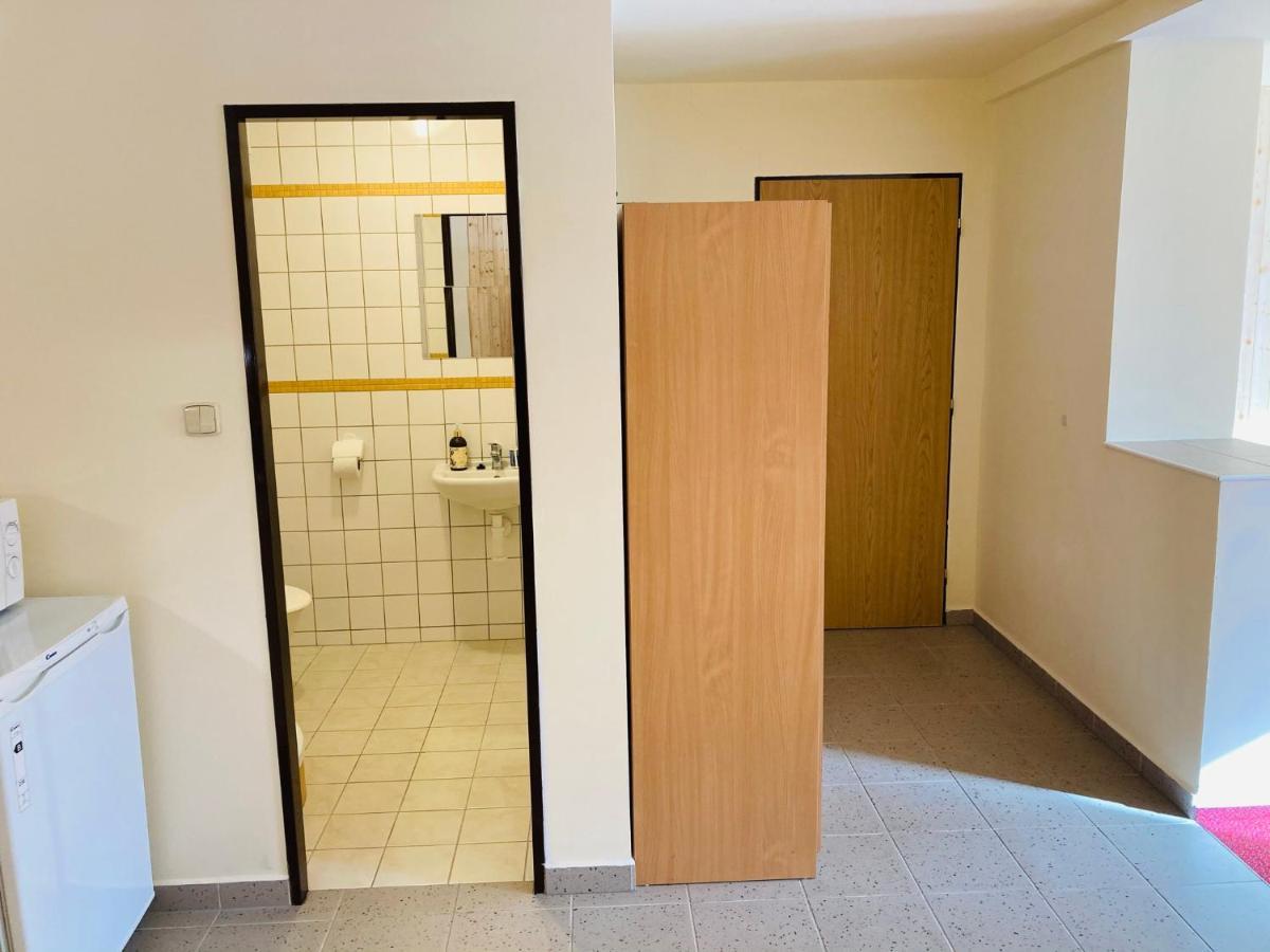 Studia Pod Lysou Apartment โรกีนีซ นัด ยีเซอโร ภายนอก รูปภาพ